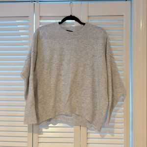 Vince Camuto grey crew neck sweater size medium